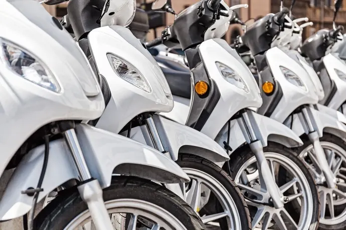 Qué Moto Puedo Conducir Con el Carnet de Coche: Nuevos Requisitos de la DGT